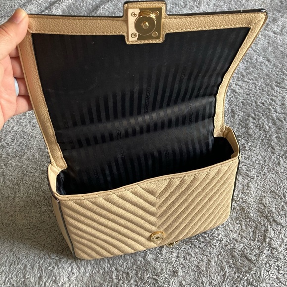 Victoria’s Secret The Victoria Medium Shoulder Bag - Picture 5 of 11